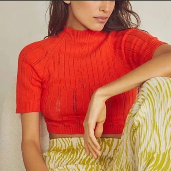 FREE PEOPLE INTIMATELY ROMY SWIT SHORT SLEEVE CROPPED SWEATER SIZE XS NWOT - Picture 1 of 3